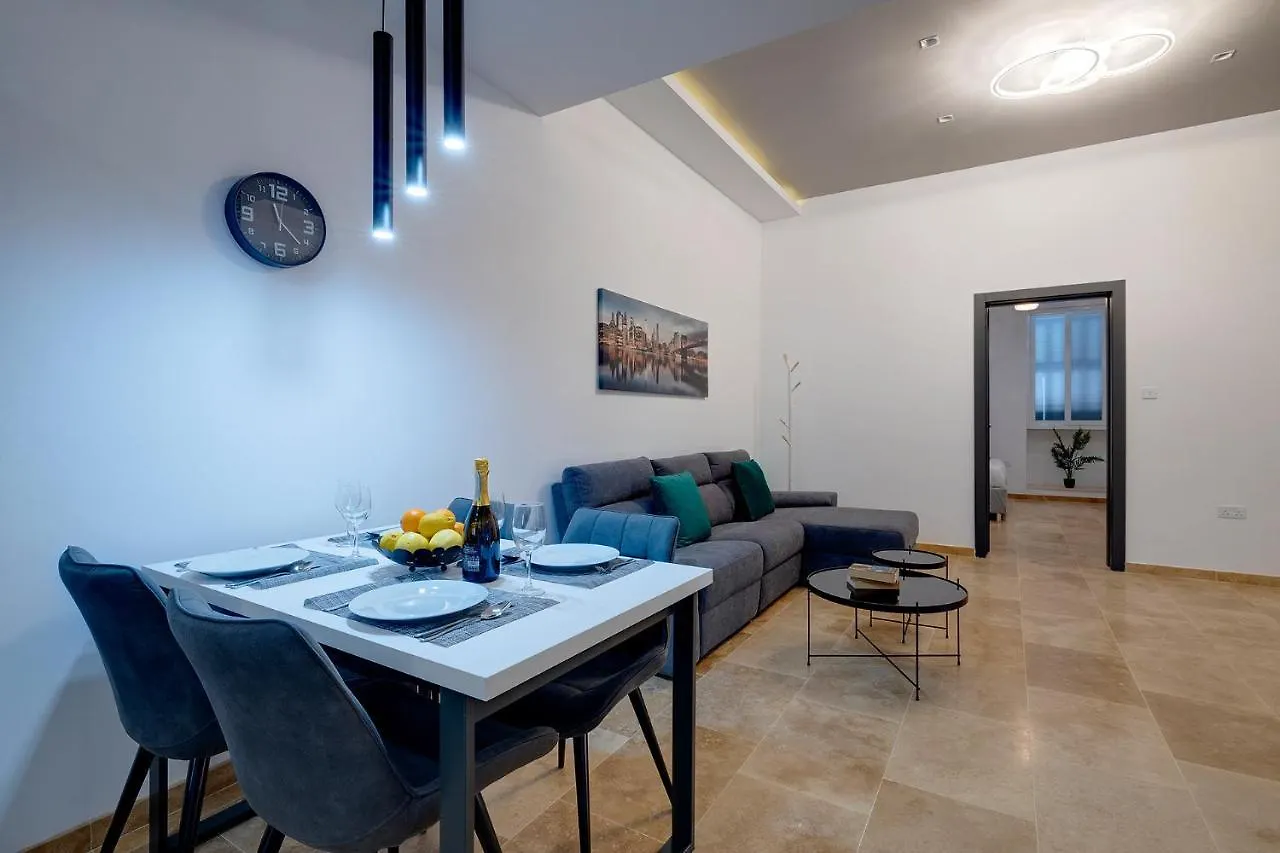 Top Location 1 Bedroom With Terrace Sliema 0*,  Malta