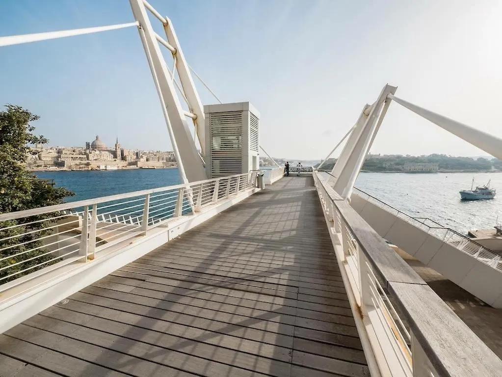Top Location 1 Bedroom With Terrace Sliema Apartment